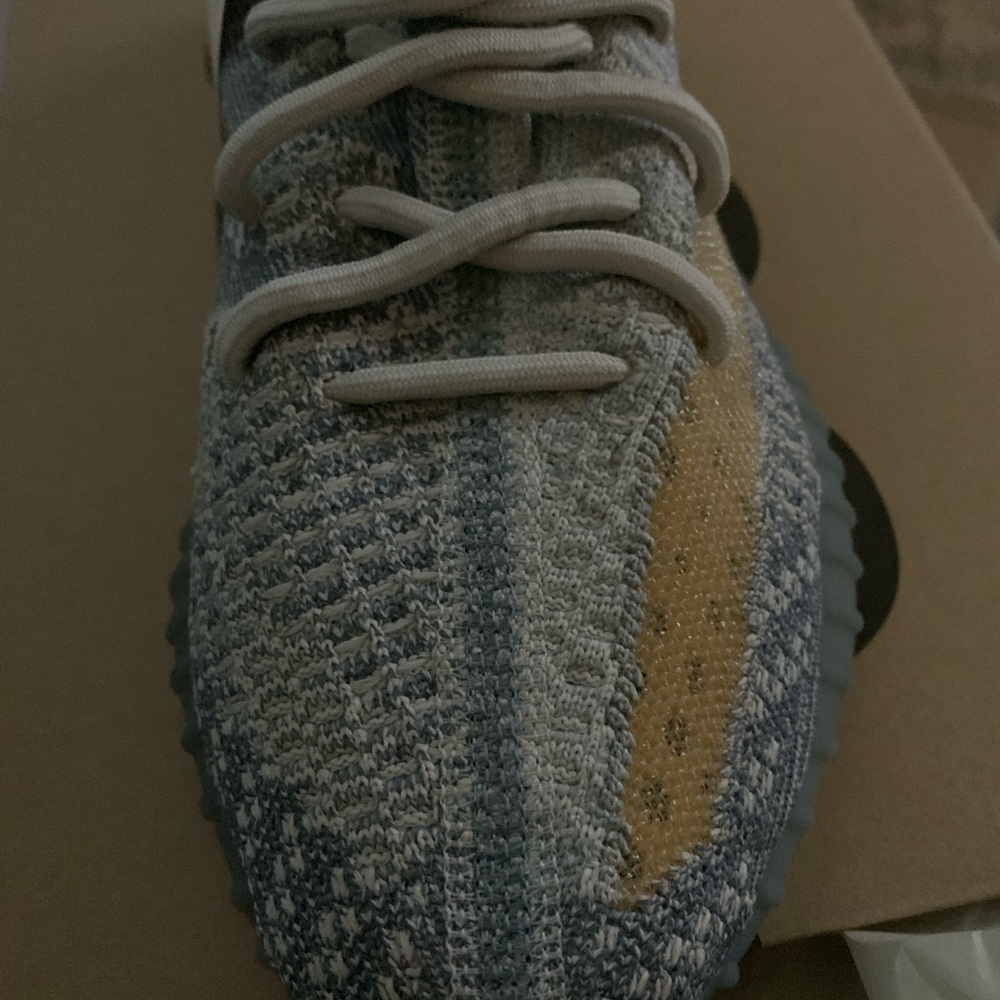 Yeezy - Picture 2 of 9